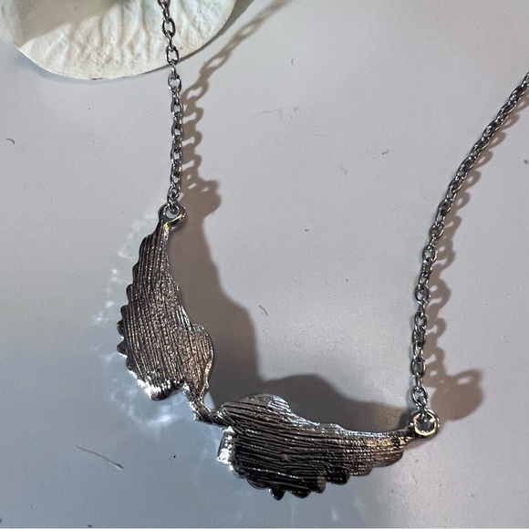 Angel Wings Rhinestone Silver Choker Necklace New - Picture 4 of 6